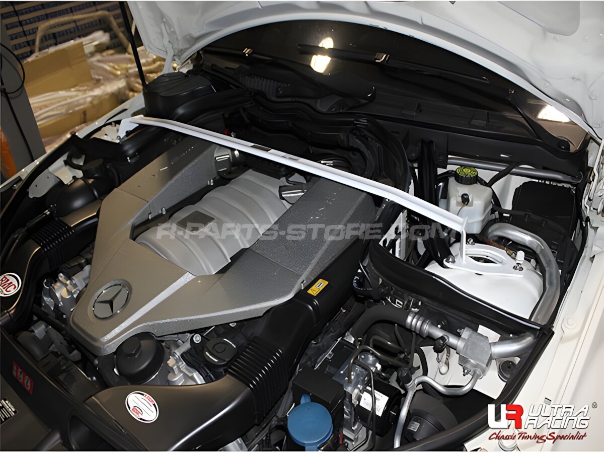 Ultra Racing Domstrebe Vorn Oben 2 Punkt 08 15 Mercedes W204 C200 C250 C350 C63 1 8k 2 5 3 5 6 2 6 3 V8 2wd Ur Tw2 1820 R Parts